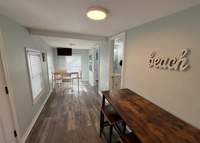 2 Bedroom Pet Friendly Duplex Steps From - Free Daily Activities! Apartment