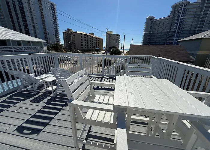 2 Bedroom Pet Friendly Duplex Steps From - Free Daily Activities! *
