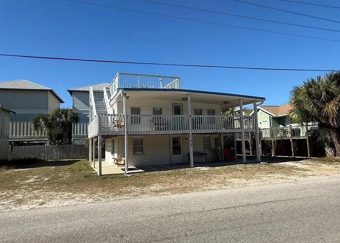 Apartment 2 Bedroom Pet Friendly Duplex Steps From - Free Daily Activities! *